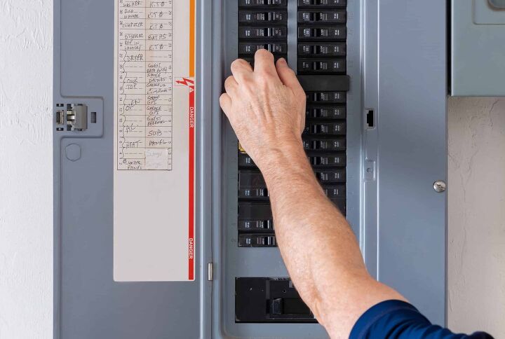 Can A Bad Breaker Cause Low Voltage? (Find Out Now