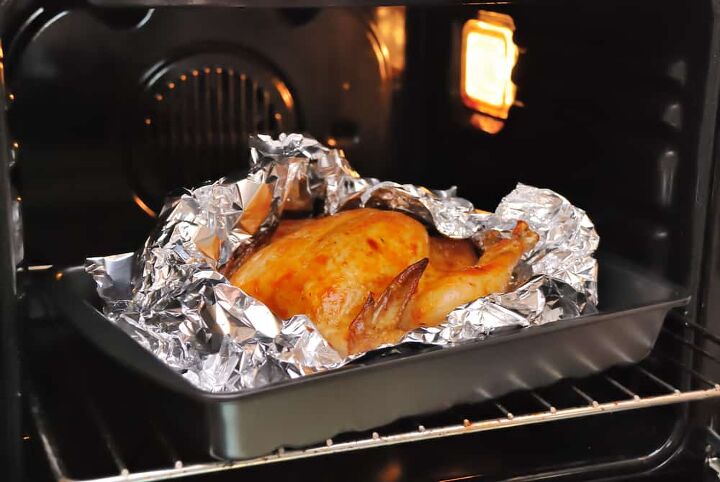 Can You Put Aluminum Foil In The Oven? (Find Out Now ...