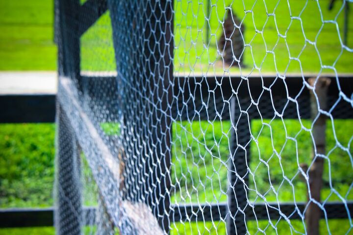 How To Build A Garden Fence With Chicken Wire (Step-by-Step Guide