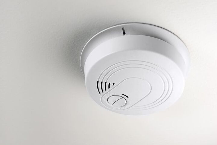 Why Is My Smoke Detector Blinking Red? (Find Out Now!) – Upgraded Home