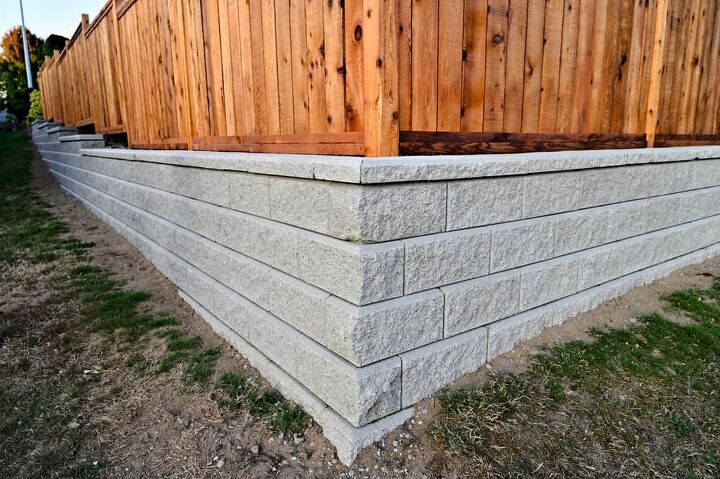 How To Build A Fence On Top Of Retaining Wall Do This Upgraded Home - Building A Concrete Wall Fence