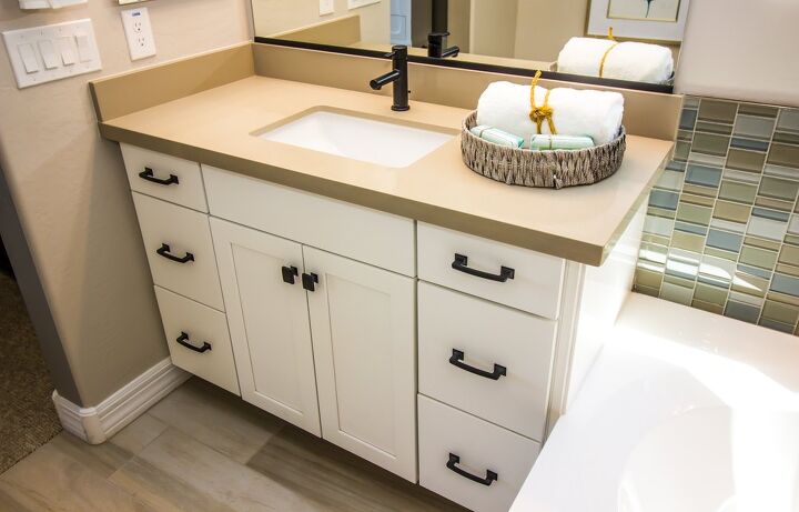 Bathroom Vanity Be Against The Wall, How To Fill Gap Between Wall And Vanity Top With Undermount Sink