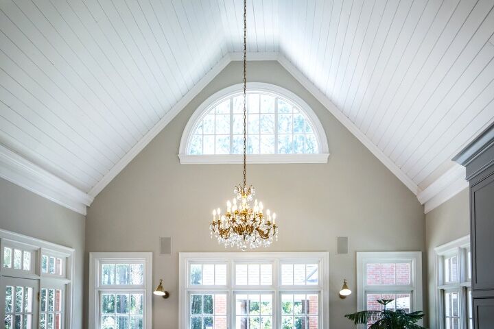 Can You Put Crown Molding On Vaulted Ceilings? (Find Out Now