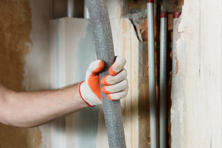 Put Insulation Around Hot Water Pipes, How To Insulate Hot Water Pipes In Basement