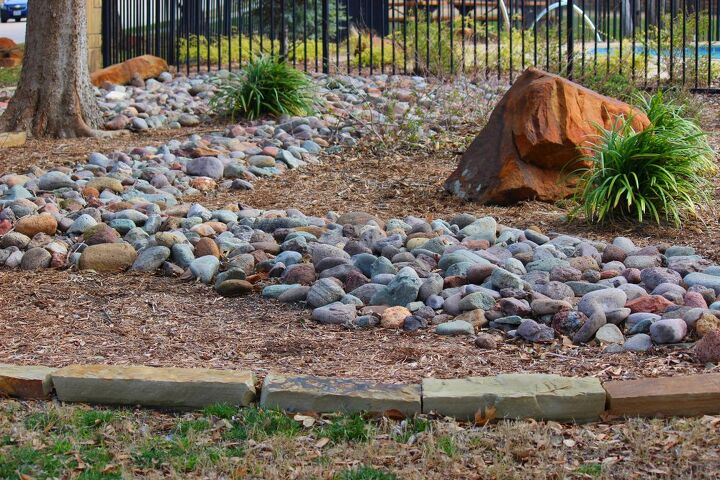 Can You Put River Rock Over Mulch?