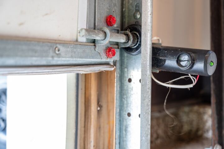 How do Garage Door Sensors Work?